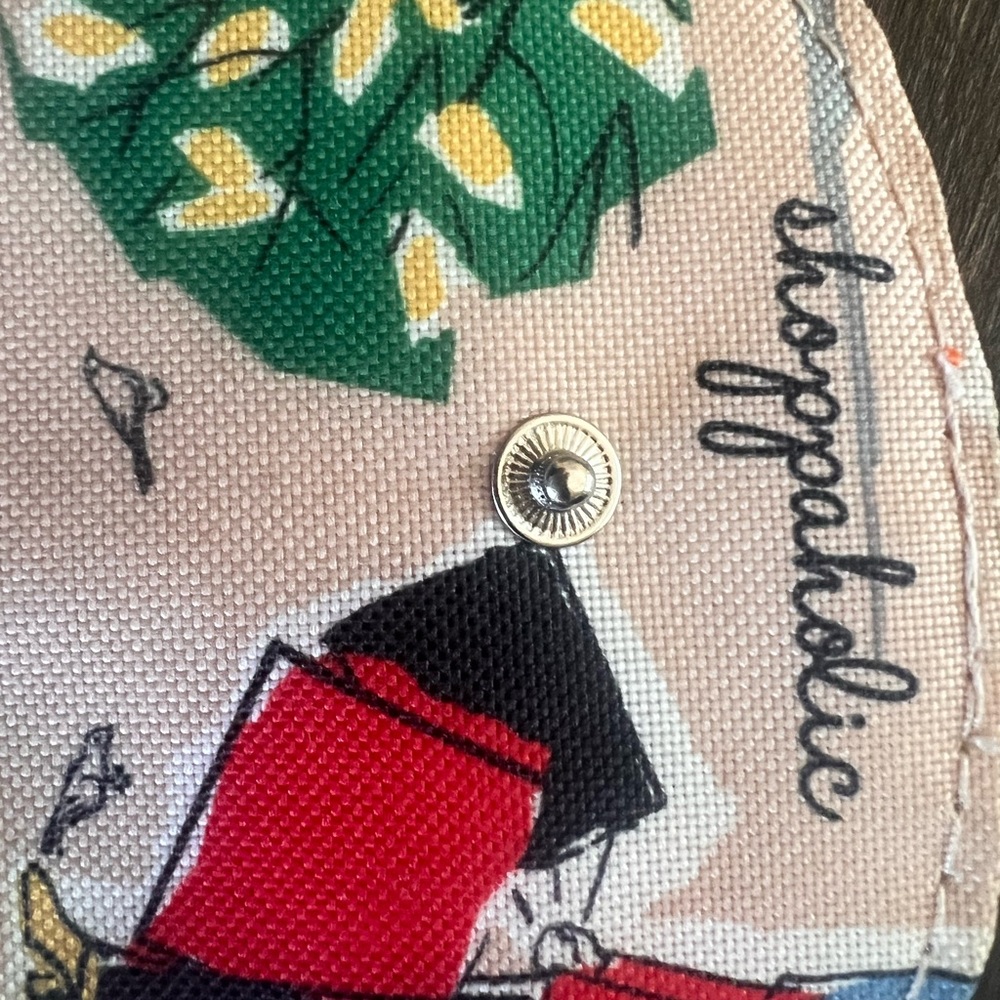 Colorful Printed Coin Purse - Picture 7 of 8